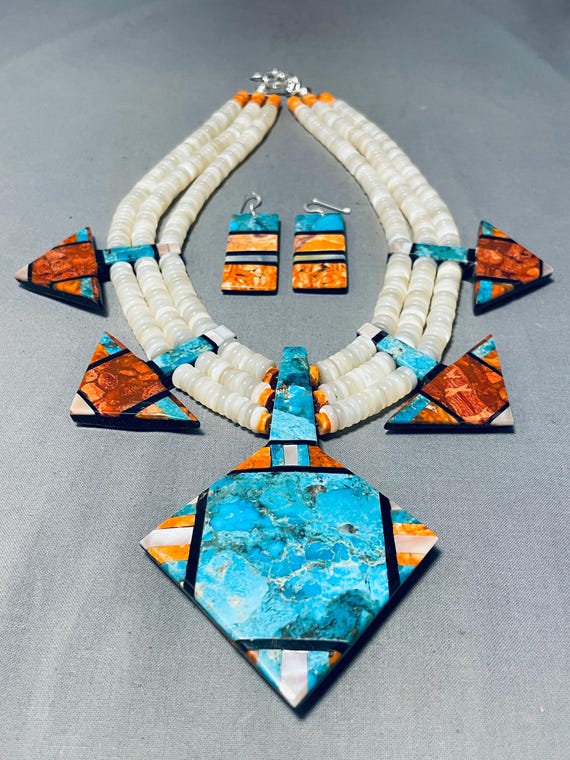Native American One Of The Most Unique Vintage Santo Domingo Turquoise Inlay Necklace Native American One Of The Most Unique Vintage Santo Domingo Turquoise Inlay Necklace