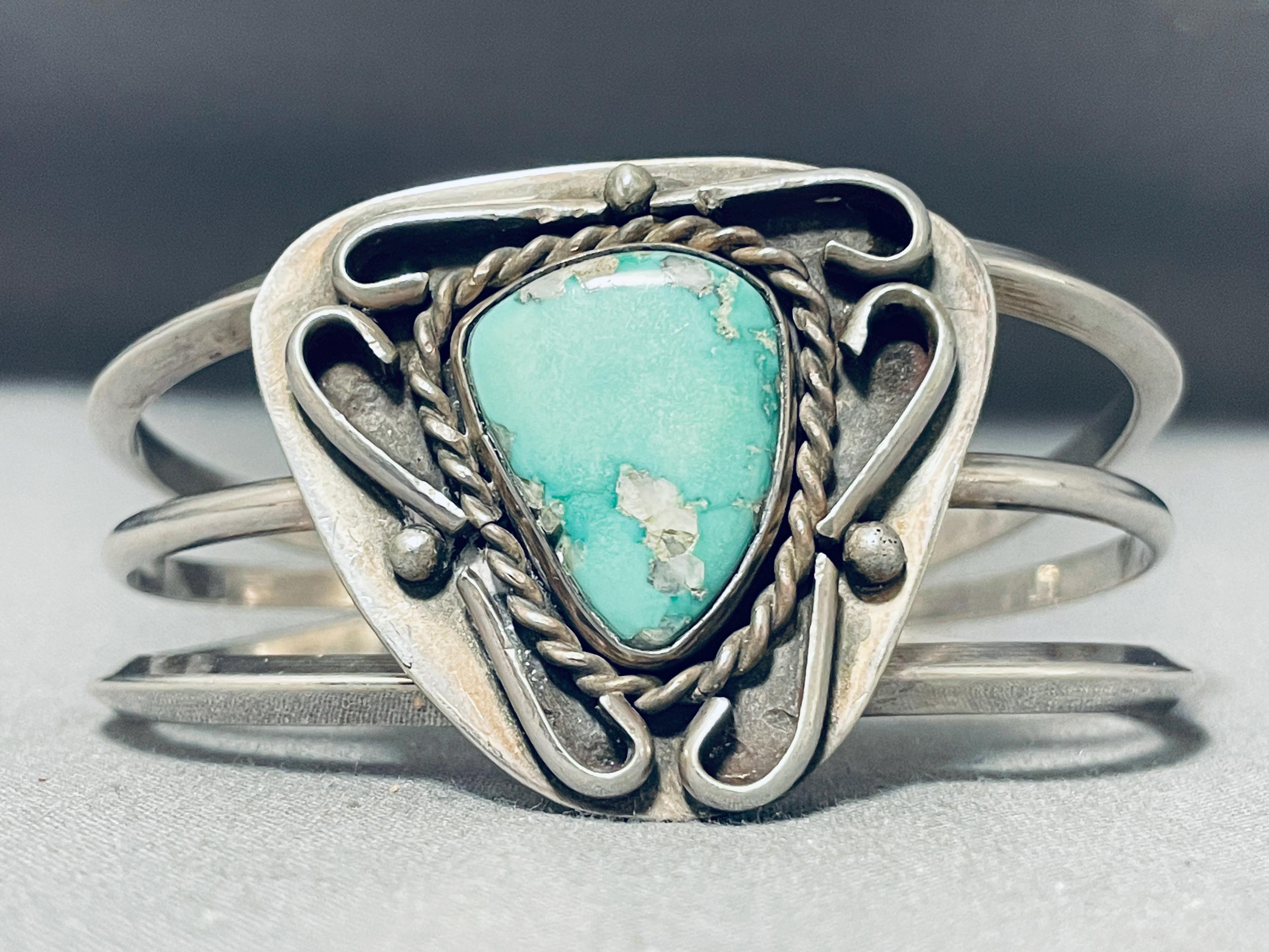 Fat Teardrop Vintage Native American Navajo Carico Lake Turquoise Sterling Silver Bracelet Fat Teardrop Vintage Native American Navajo Carico Lake Turquoise Sterling Silver Bracelet