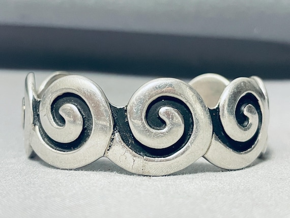 Important Vintage Native American Zuni Turquoise Swirl Sterling Silver Bracelet Cuff Important Vintage Native American Zuni Turquoise Swirl Sterling Silver Bracelet Cuff