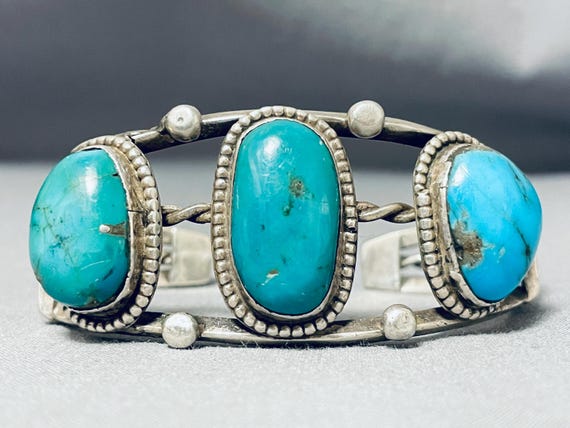 Marvelous Vintage Native American Navajo Kingman Turquoise Sterling Silver Bracelet Marvelous Vintage Native American Navajo Kingman Turquoise Sterling Silver Bracelet