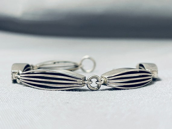 Advanced Silver Work Navajo Sterling Native American Bracelet Advanced Silver Work Navajo Sterling Native American Bracelet