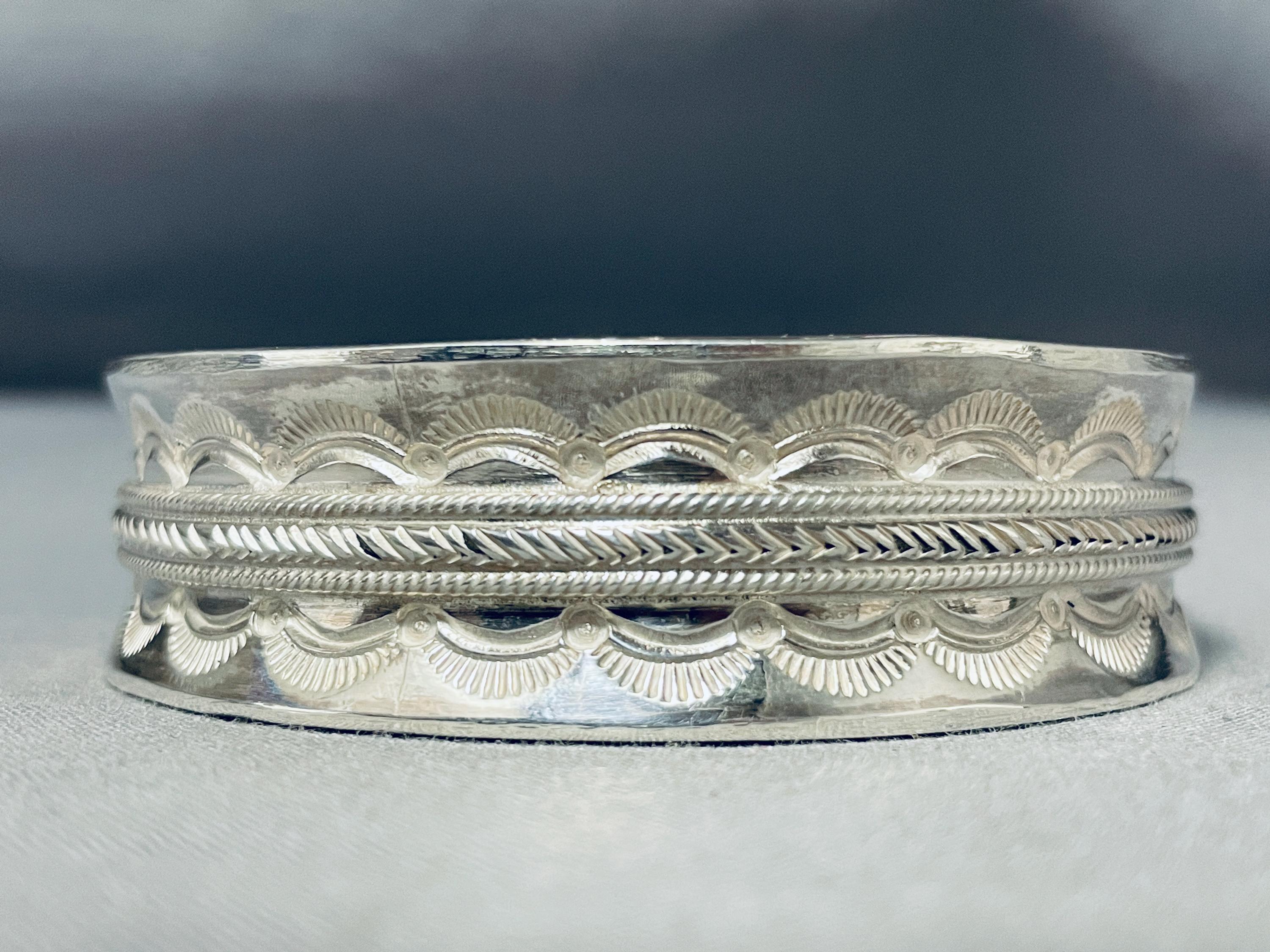 バングル+リストバンド NATIVE DESIGN BRACELET-SILVER925- BANGLE Incredible Native American Navajo Sterling Silver Signed Gil Smith