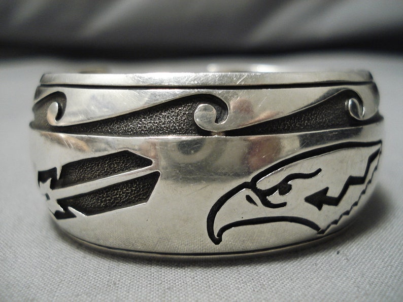 Impressive Vintage Native American Navajo Mighty Eagle Sterling Silver Bracelet Cuff