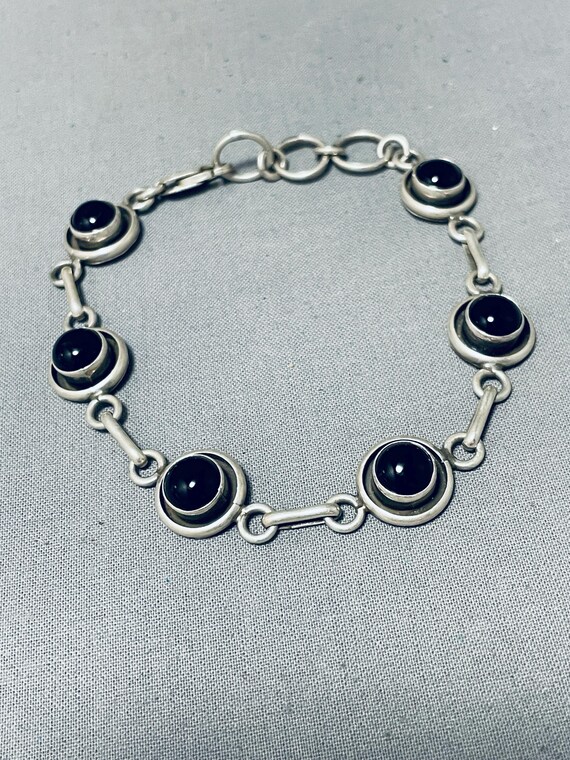 Tremendous Vintage Native American Navajo Black Onyx Sterling Silver Link Bracelet Tremendous Vintage Native American Navajo Black Onyx Sterling Silver Link Bracelet