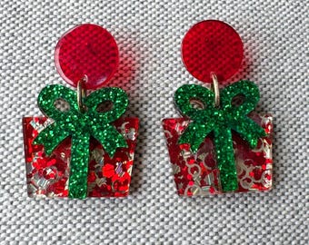 Röda och gröna örhängen, julklappsörhängen, lätta örhängen, julörhängen, högtidsörhängen, röda och gröna presentörhängen