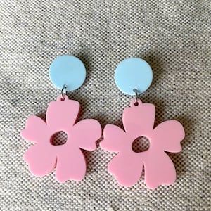 Pink Flower Acrylic Earrings, Pink Earrings, Lightweight Earrings, Pink Acrylic Earrings, Flower Earrings, Spring Earrings