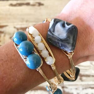Blue Beaded Wire Wrap Bangle, Bourbon and Boweties Inspired, Blue Wire Bangle, Blue Bead Bangle, Wire Wrap Jewelry, Wire Wrap Bangle