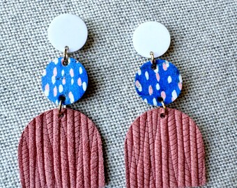 Boucles d'oreilles en cuir bleues et roses, Boucles d'oreilles en cuir, Boucles d'oreilles légères, Boucles d'oreilles tendance, Boucles d'oreilles bleues et roses, Boucles d'oreilles roses