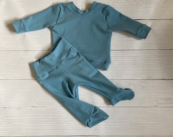 Blue newborn boy outfit, take home baby outfit, newborn picture, baby hospital outfit, leggings with footies, boy announcement, shower gift