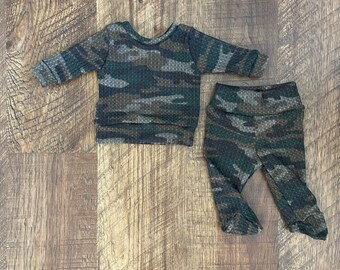 Camo newborn boy outfit, take home baby outfit, hunting baby , baby hospital outfit, leggings with footies, outdoors baby boy shower gift