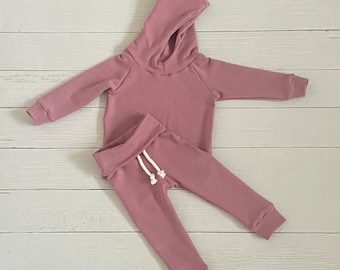 Mauve newborn baby jogger outfit, baby girl jogger set, fall joggers for baby, baby coming home outfit, cozy winter joggers, toddler jogger