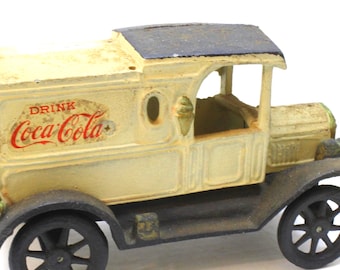 DRINK COCA COLA - Großer Lieferwagen aus Gusseisen aus den 1930er Jahren mit drehbaren Rädern