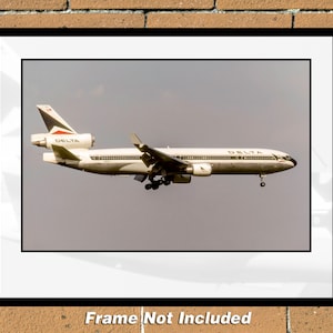 Delta Air Lines McDonnell Douglas MD-11 11&quot; x 14 &quot; Photograph (II28RAAS11X14)