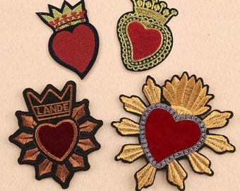Set di 4 fiori rosa ferro / cucire su ricamo patch fiore distintivo