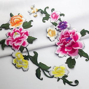 A Pair Embroidered Flower Iron on Applique Patch,Vintage Floral Patch for Clothing or Dress Decorative Embroidery Flower Appliques