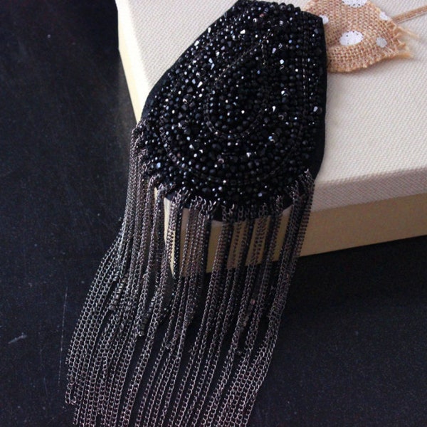 Une paire de glands en cristal noir épaulette, épaulette faite à la main, épaulettes de décoration d’épaule en diamant à clous, embellissement des épaules, épaulettes