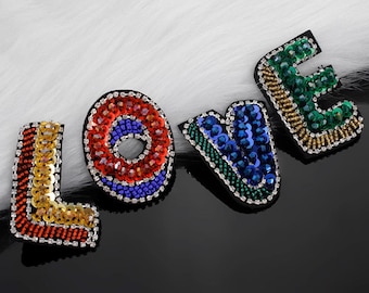 Delikatna haftowana aplikacja z koralikami LOVE z cekinami, cekinowe naszywki Love, materiały dekoracyjne na płaszcze, koszulki, kostiumy