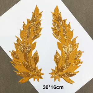 A Pair of Leaves Sequined Iron on Applique Patches,Sequins Leaf Patch Supplies for Coat,T-Shirt,Costume Decorative Appliques Patches