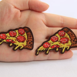 2 Pieces Pizza Embroidery Iron On Applique Patch,Embroideried Patch Supplies for Coat,T-Shirt,Jeans,Decorative Iron on Patches