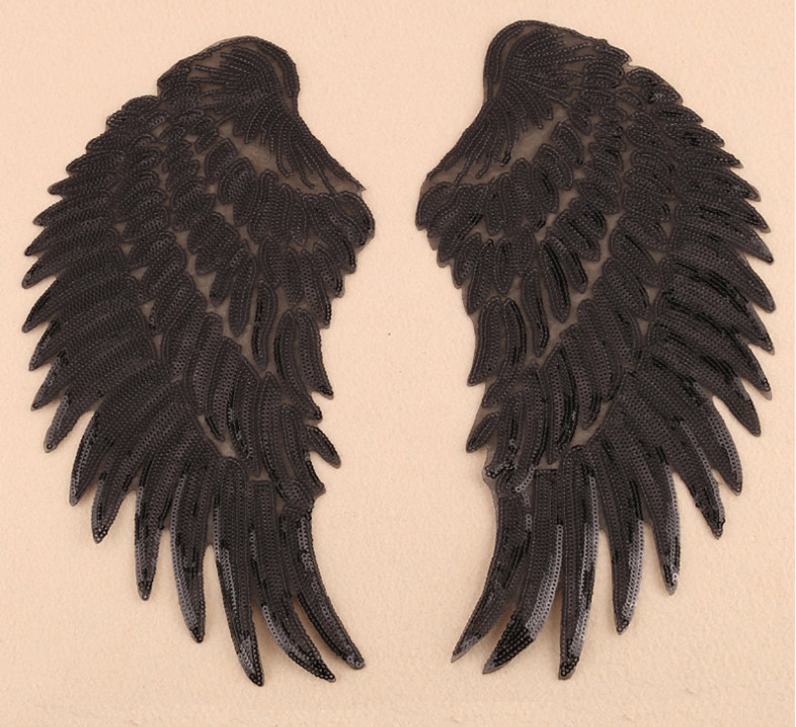 tailwinds black and red