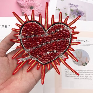 Delicate Heart Embroidery Rhinestone Sequined Applique Patch,Beaded Heart Patch Supplies for Coat,T-Shirt,Costume Decorative Applique Patch