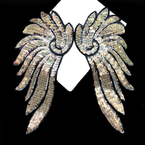 A Pair of Wing Sequined Iron on Applique Patch,Sequins Wings Patch Supplies for Coat,T-Shirt,Costume Decoration Appliques Patches