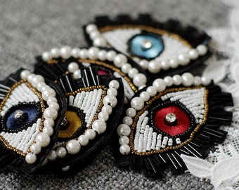 A Pair of Eye Embroidery Beaded Sequined Applique Patch,Diamond Eyes Patch Supplies for Coat,T-Shirt,Clothing Decorative Applique Patch