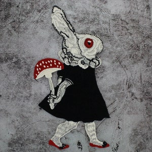 Delicate Rabbit Embroidery Applique Patch,Embroidered Rabbit Patch Supplies for Coat,T-shirt or Jeans Decorative Appliques Patches