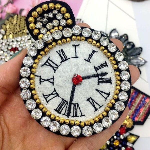 Patch d'applique de strass de broderie d'horloge, fournitures de patch d'horloge perlée pour le manteau, le T-shirt, les patchs décoratifs d'applique de costume