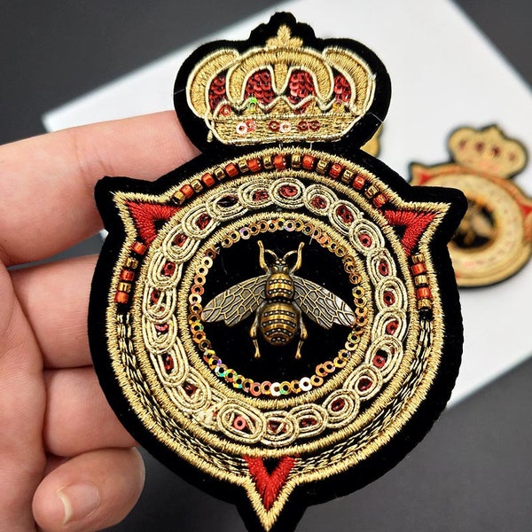 Crown Bee Sequined Embroidery Applique Patch,Paillette Patch,Embroidered Bee Patch Supplies for Coat,T-Shirt,Costume Decorative Appliques