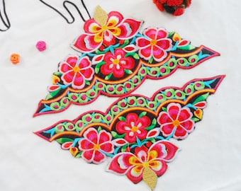 Une paire de patchs brodés de fleurs rouges sur des appliqués, patch floral vintage pour vêtement ou robe, patchs décoratifs brodés