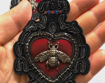 Crown Bee Sequined Embroidery Applique Patch,Paillette Patch,Embroidered Bees Patch Supplies for Coat,T-Shirt,Costume Decorative Appliques