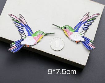 A Pair of Flying Hummingbird Embroidered Iron On Applique Patch,Embroidery Birds Patch Supplies for Coat,T-Shirt,Costume Decorative Patches