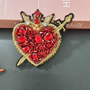 Delicate Heart Embroidery Rhinestone Sequined Applique Patch,Beaded Heart Patch Supplies for Coat,T-Shirt,Costume Decorative Applique Patch