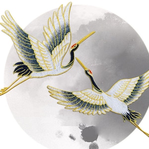 A Pair of Crane Embroidered Iron On Applique Patch,Embroidery Bird Patch for T-shirt,Jeans,costume Decoration Iron on Appliques Patches