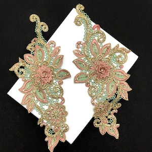 A Pair of Embroidered 3D Flower Applique Patch,Vintage Floral Supplies Patch for Clothing or Dress,Decoration Embroidery Appliques