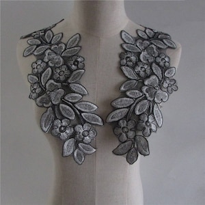 A Pair of Embroidered Flower Applique Patch,Vintage Floral Patch for Clothing or Dress Decoration Appliques Patches