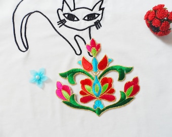 Delicate Embroidered Red Flower Applique Patch,Vintage Floral Patch for Clothing or Dress, Decorations Embroidered Appliques
