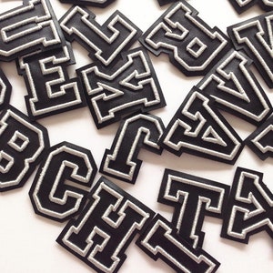 Parche de aplique con letras bordadas negras, parche con letras bordadas con nombre para camiseta o abrigo, parches con apliques de letras bordadas decorativas