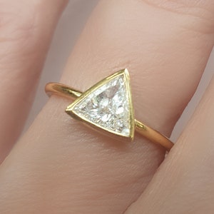 Diamond Trillion Ring 18k 14k Gold. Diamond Triangle Ring. G VS Solitaire Ring . Engagement Ring . Solid Yellow White Gold . Polamai