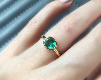 Emerald Ring . Bezel Set Oval Cut Natual Zambian Emerald Ring . Emerald Engagement Ring. Stacking Ring. 14k 18k Solid Gold Yellow Rose White