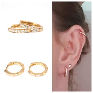 Brincos de argola Huggie com diamantes. Diamantes de cor E a F com clareza VS1. Ouro branco rosa maciço 18k e 14k com 12 mm. Brincos de argola com diamantes Polamai