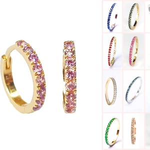 Aros Huggie de oro de 14 quilates y 18 quilates de 12 mm. Elige tu piedra preciosa. Melocotón rosa, azul verdoso, zafiro. Rubí, esmeralda. Diamante negro, diamante azul.