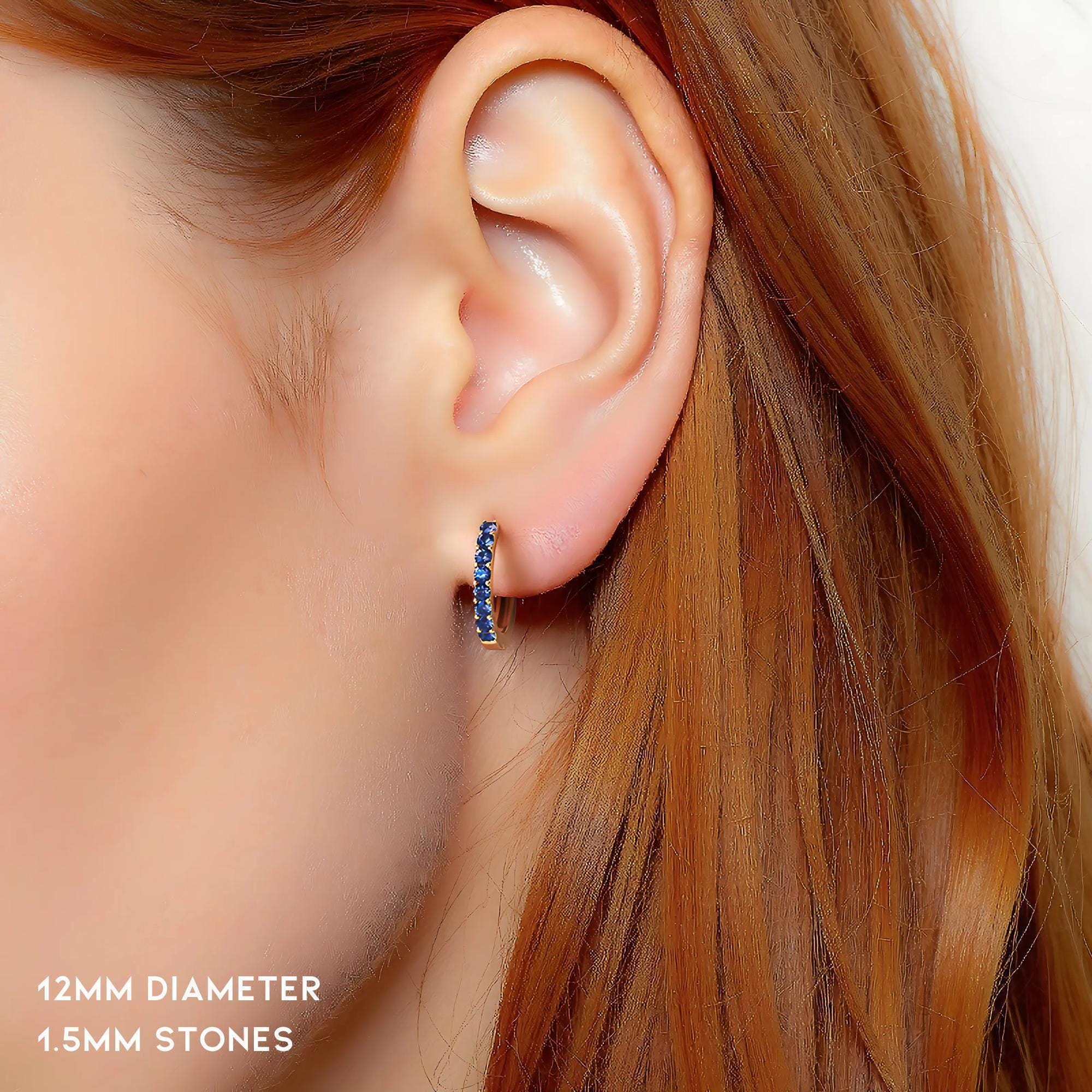 1.5 mm天然コーンフラワーブルーサファイアフープピアス。14k 18k 