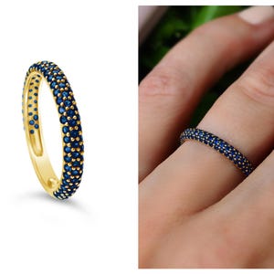 3-radig blå safir alliansring 2,7 mm bred. 18k 14k vigselring. Safir vigselring. Stapelring gult vitt roséguld polamai