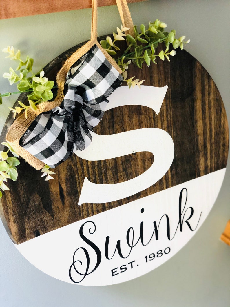 Last Name Door Hanger Round Door Hanger Door Etsy