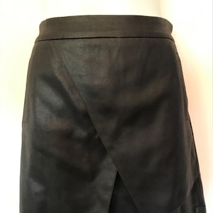 MOSSMAN (Aus) Dark Brown Faux Leather Mini Skirt Size 10 NEW/DEADSTOCK Asymmetrical Crossover Design