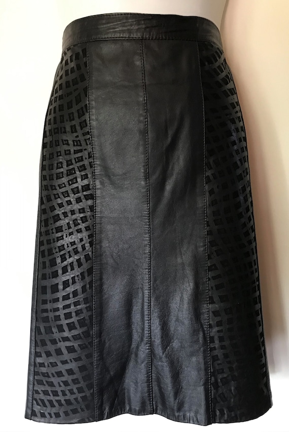 SUNSHINE Black Genuine Leather Laser-Cut Skirt Siz