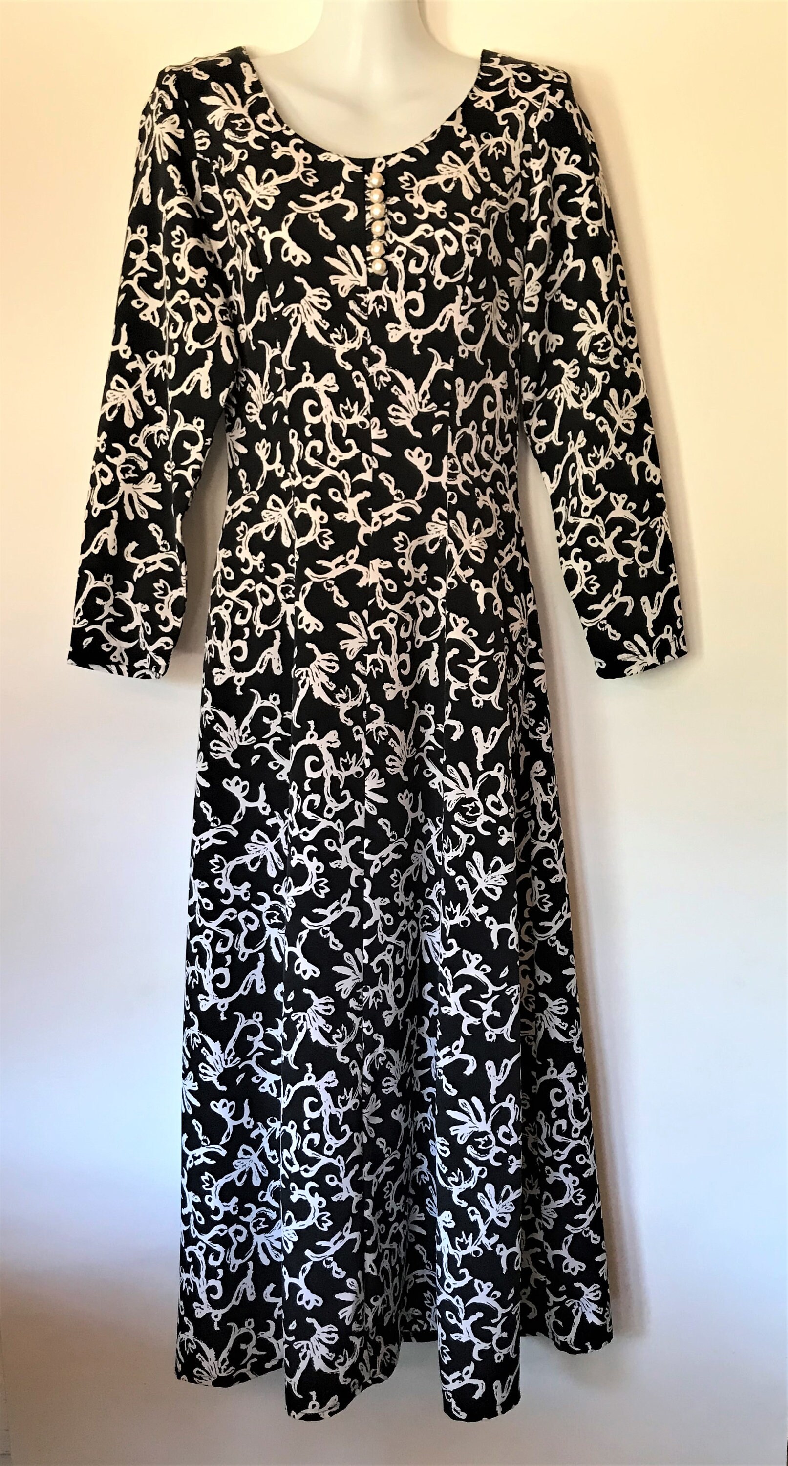 PRIORITY aus Ankle Length Slimline Black & White Dress Size | Etsy