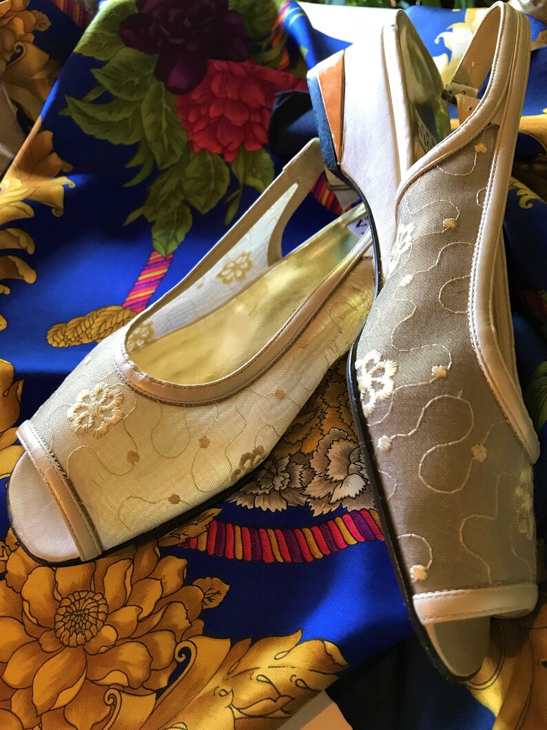 SANDRO VICARI Gold Vintage Mesh Lace Peep-Toe Leather Sandal Size EU 38.5